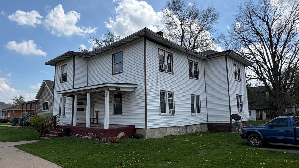 Primary Photo Of 201 W Prairie St, Pontiac Apartments For Sale