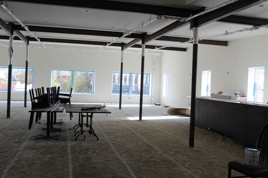 More Photos Of 231 E Main St, Trinidad Bar For Sale