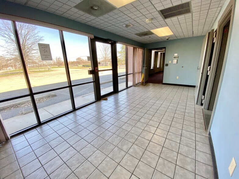 More Photos Of 3040 Industry Dr, Lancaster Flex For Sale