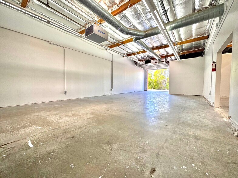 Primary Photo Of 922 San Leandro Ave, Mountain View Light Manufacturing For Lease