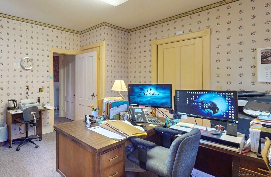 More Photos Of 8 W High St, East Hampton Office For Sale