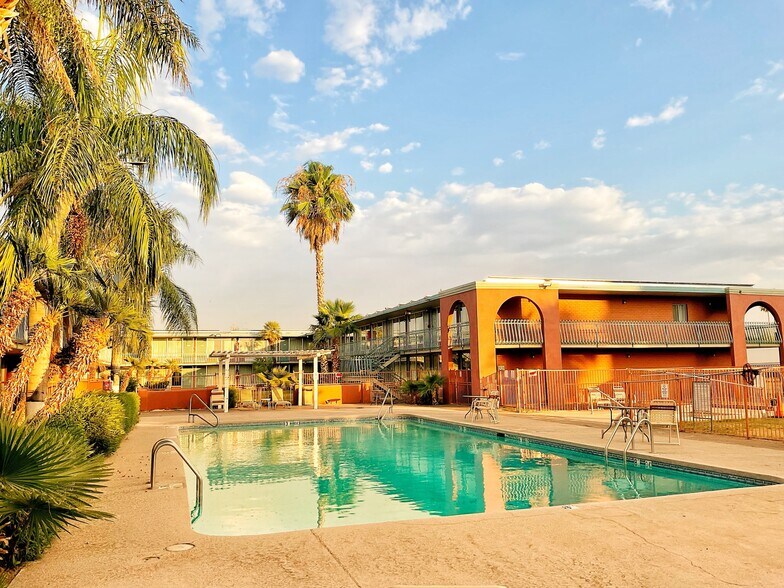 More Photos Of 1365 W Grant Rd, Tucson Hotel For Sale