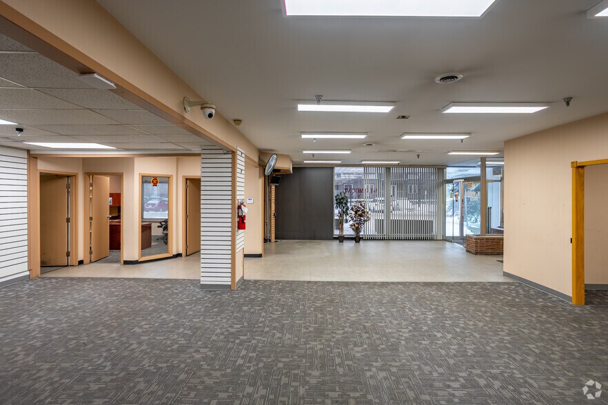 More Photos Of 8520 106A Ave NW, Edmonton Warehouse For Lease