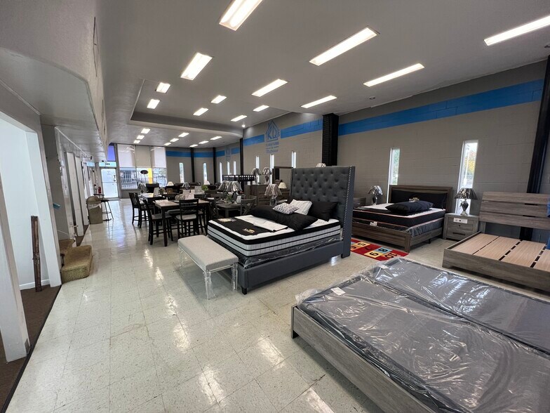 More Photos Of 622 W Texas Ave, Baytown Storefront Retail Office For Lease