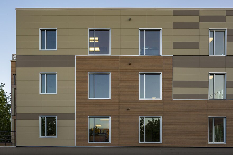 More Photos Of 275 3rd St S, Stillwater Medical For Lease