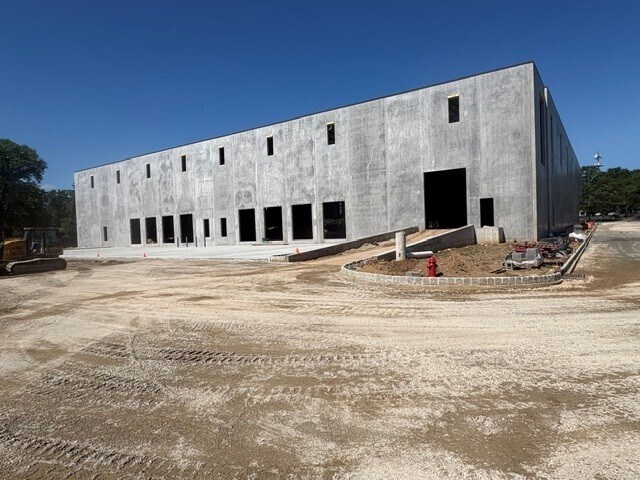 More Photos Of 3 Century Dr, Parsippany Warehouse For Lease