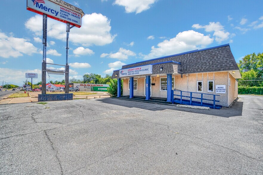 More Photos Of 1222 NW Cache Rd, Lawton Office For Sale