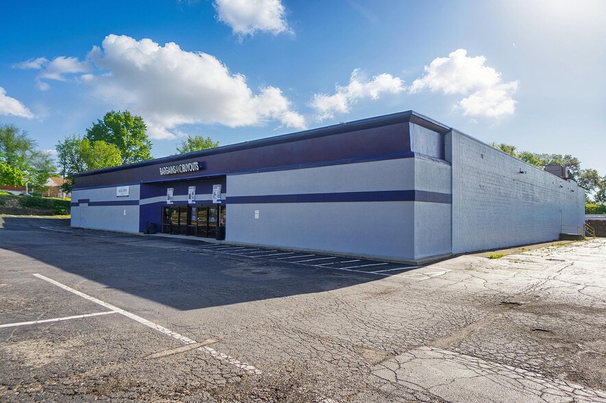 More Photos Of 50 Eswin St, Cincinnati Freestanding For Sale