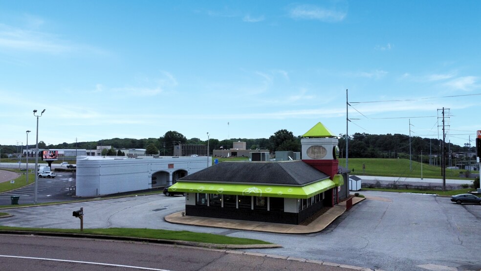 More Photos Of 1914 Emporium Dr, Jackson Restaurant For Lease