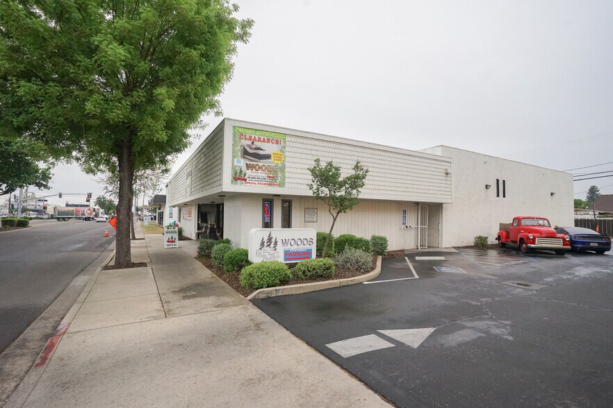 More Photos Of 225 Lander Ave, Turlock Storefront Retail Office For Sale