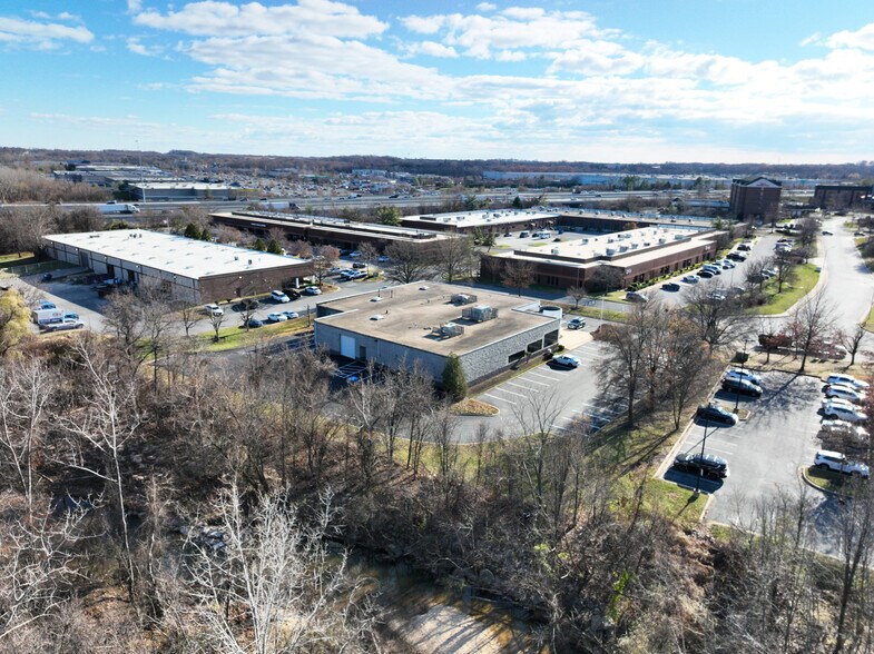 More Photos Of 8363 Town Center Ct, Nottingham Showroom For Sale