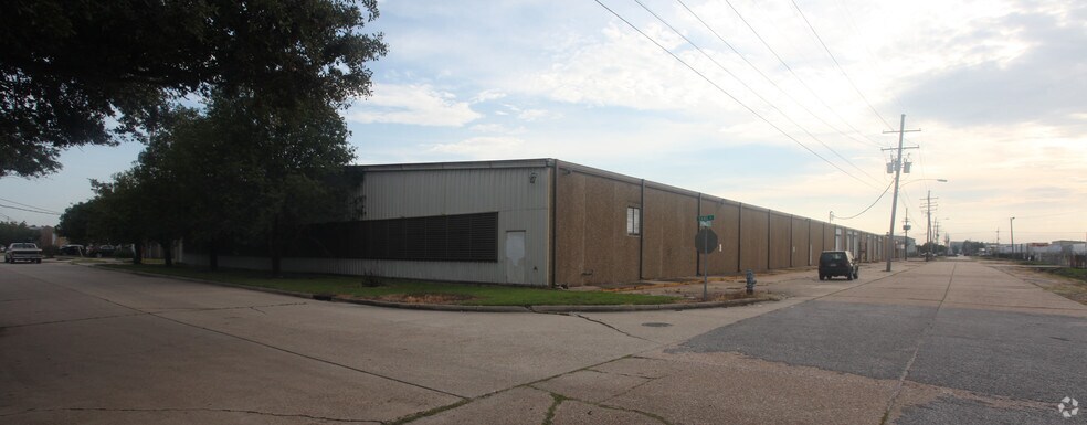 More Photos Of 5725 Powell St, Harahan Warehouse For Sale
