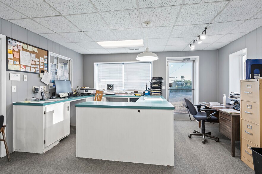 More Photos Of 111 Angela Dr, King General Retail For Sale