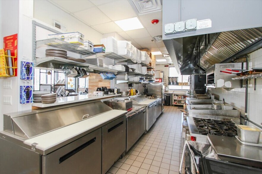 More Photos Of 720 E Rand Rd, Mount Prospect Fast Food For Sale