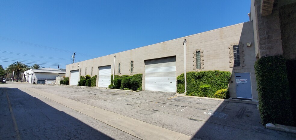 More Photos Of 1117 W Isabel St, Burbank Office For Lease