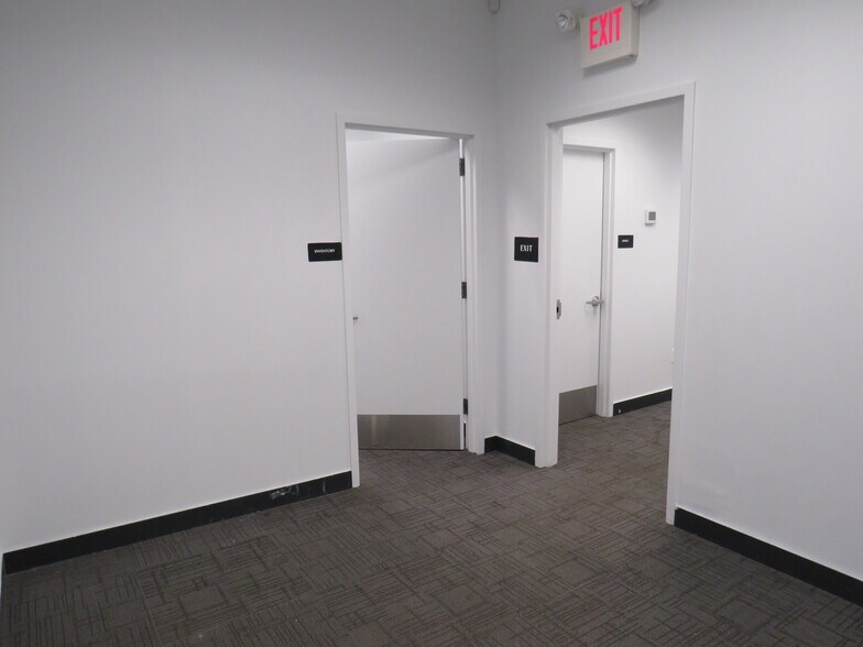 More Photos Of 912 W Bay Ave, Barnegat Storefront For Lease