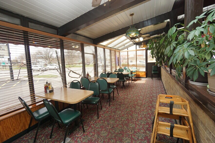 More Photos Of 32711 Michigan Ave, Wayne Restaurant For Sale