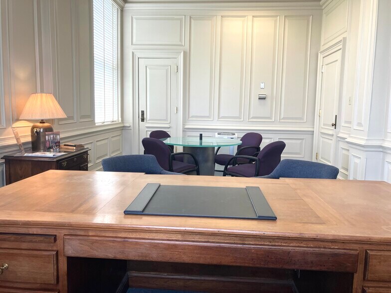 More Photos Of 99 W Broad St, Dunn Office For Sale