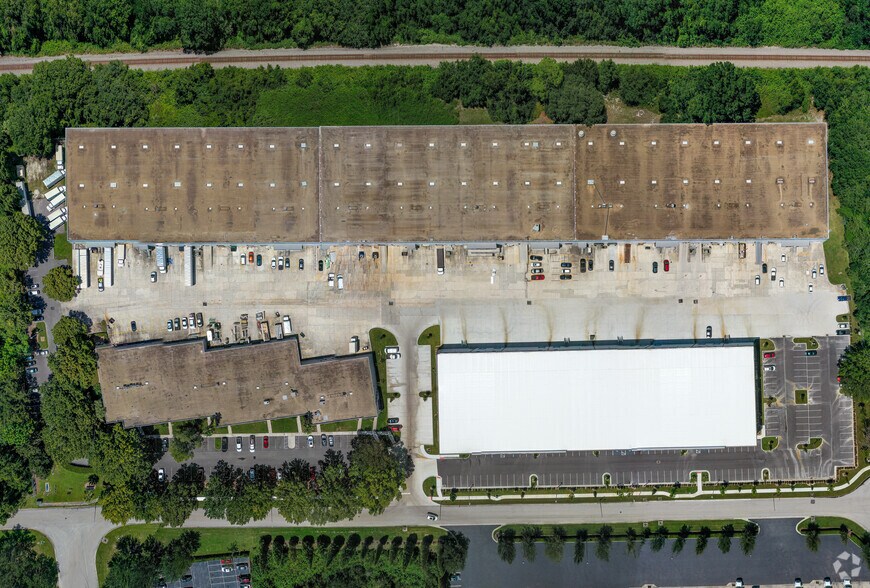 More Photos Of 9940 Currie Davis Dr, Tampa Unknown For Lease