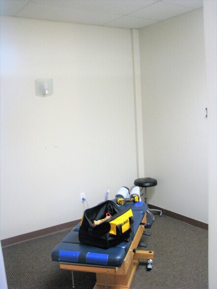 More Photos Of 100 Griffin Rd, Portsmouth Medical For Sale