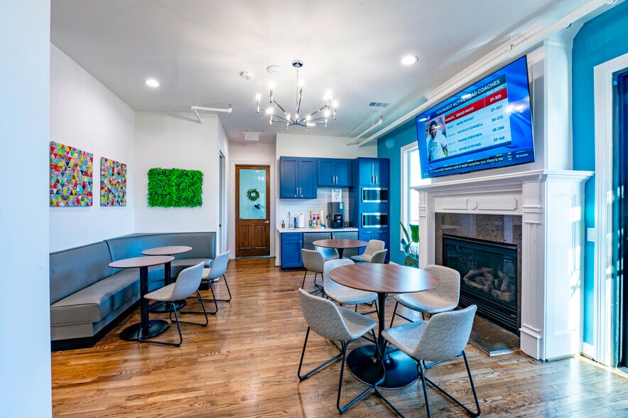 More Photos Of 540 Heights Blvd, Houston Coworking Space