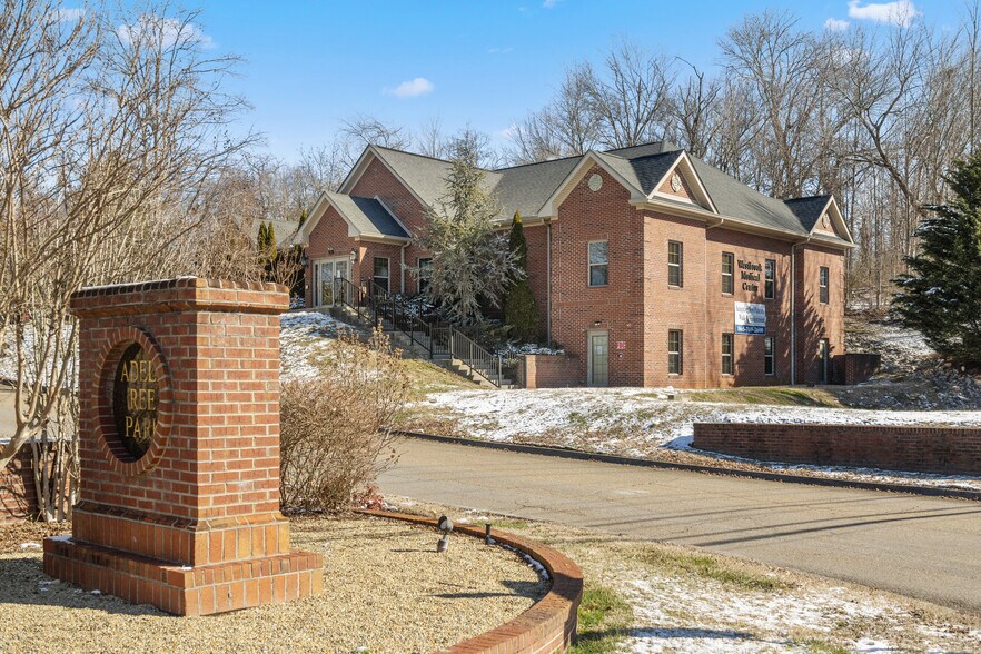 More Photos Of 930 Adell Ree Park Ln, Knoxville Medical For Sale