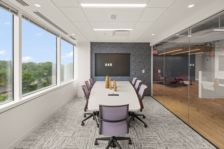 More Photos Of 6903 Rockledge Dr, Bethesda Unknown For Lease