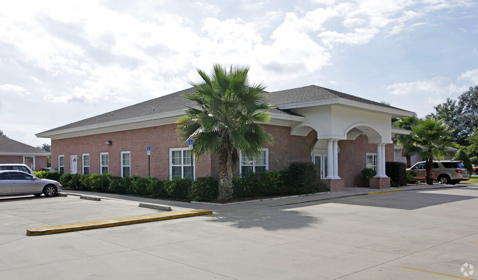 Primary Photo Of 155 NW Enterprise Way, Lake City Medical For Sale