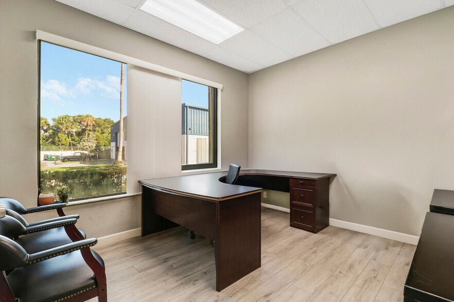 More Photos Of 1450 Skees Rd, West Palm Beach Warehouse For Lease