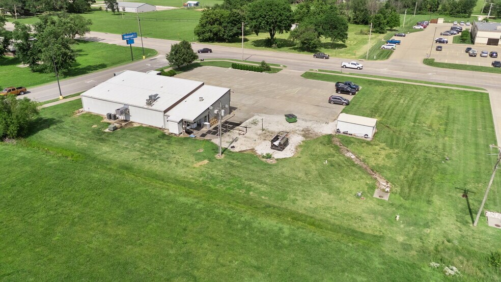 More Photos Of 2150 N State St, Iola Restaurant For Lease