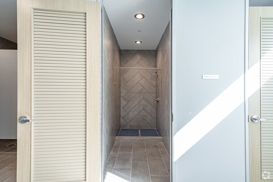 More Photos Of 1125 E Campbell Rd, Richardson Office For Lease