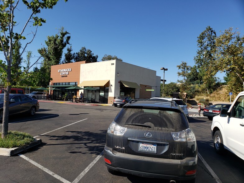 More Photos Of 501-591 Country Club Dr, Simi Valley Unknown For Lease