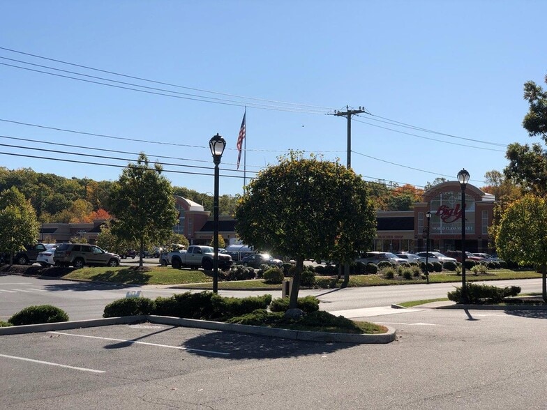 More Photos Of 180-182 Old Hawleyville Rd, Bethel Storefront For Lease