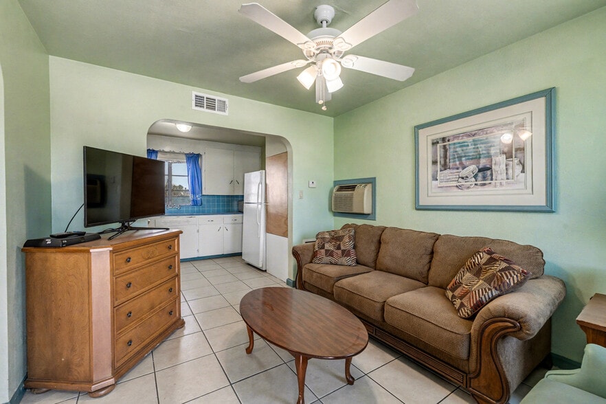 More Photos Of 537 S Country Club Dr, Mesa Hotel For Sale