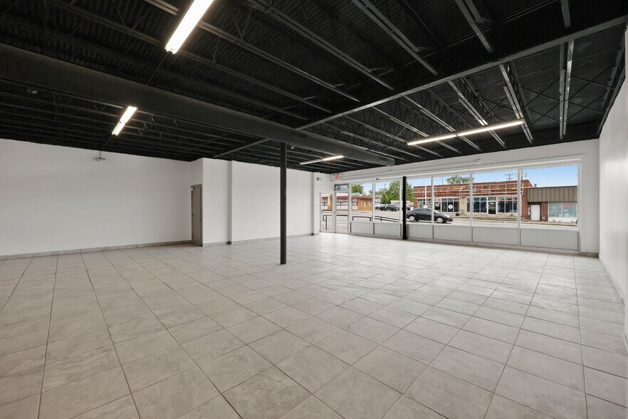 More Photos Of 937 Winchester Rd, Lexington Storefront For Lease