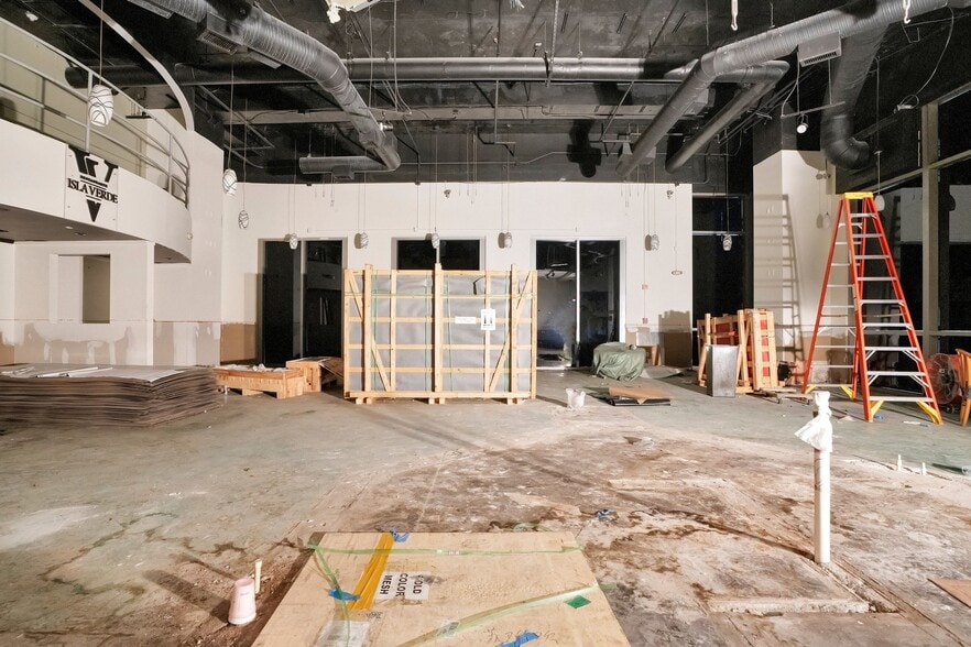 More Photos Of 25 E Church St, Orlando General Retail For Sale