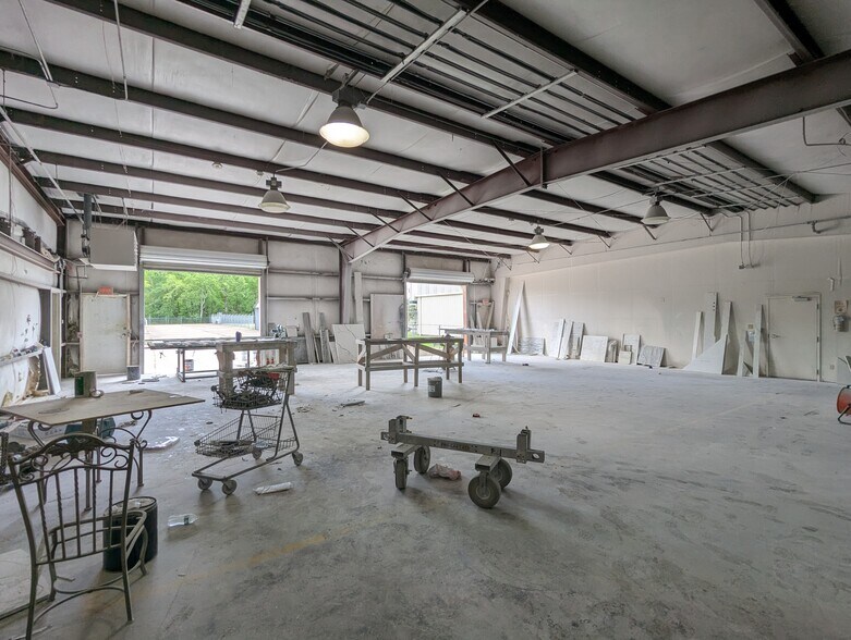 More Photos Of 6095 College St, Beaumont Office For Sale