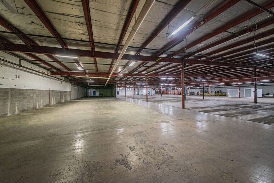 More Photos Of 322 N 3rd St, Paducah Warehouse For Lease