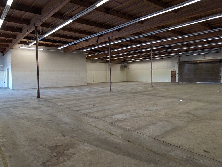 More Photos Of 1350 E Thompson Blvd, Ventura General Retail For Sale