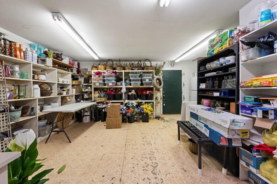 More Photos Of 133 N Texas St, De Leon Storefront For Sale