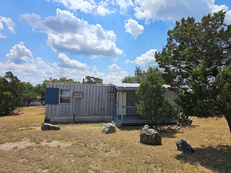 More Photos Of 560 Mountain Dr, Lakehills Specialty For Sale