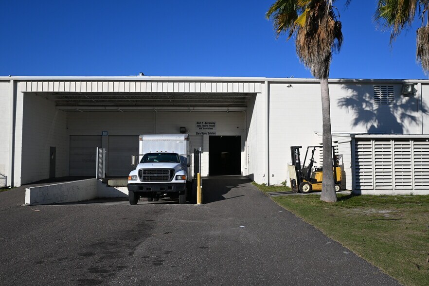 More Photos Of 11801 28th St N, Saint Petersburg Warehouse For Lease