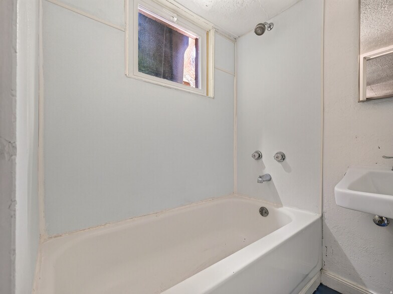 More Photos Of 457 E 100 S, Provo Apartments For Sale