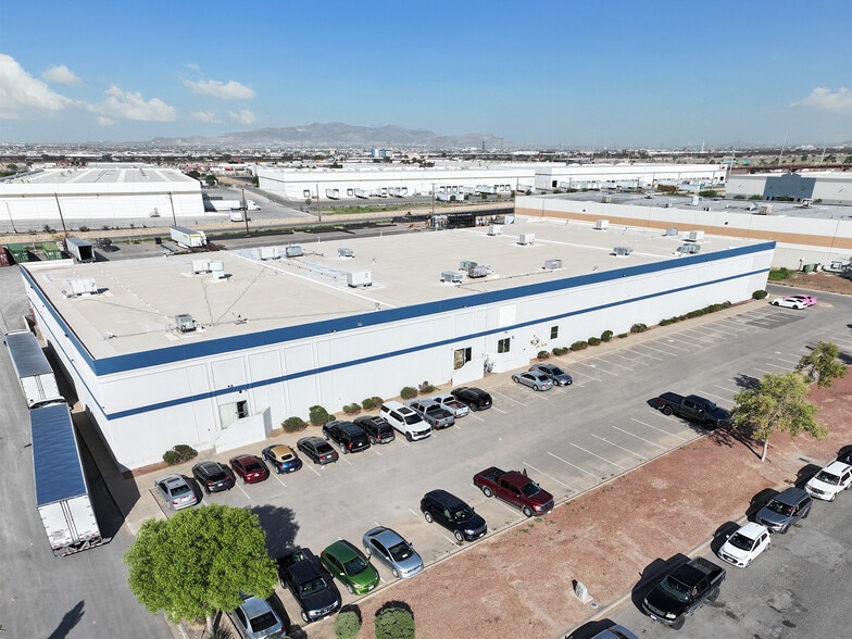 Primary Photo Of 9555 Plaza Cir, El Paso Warehouse For Lease