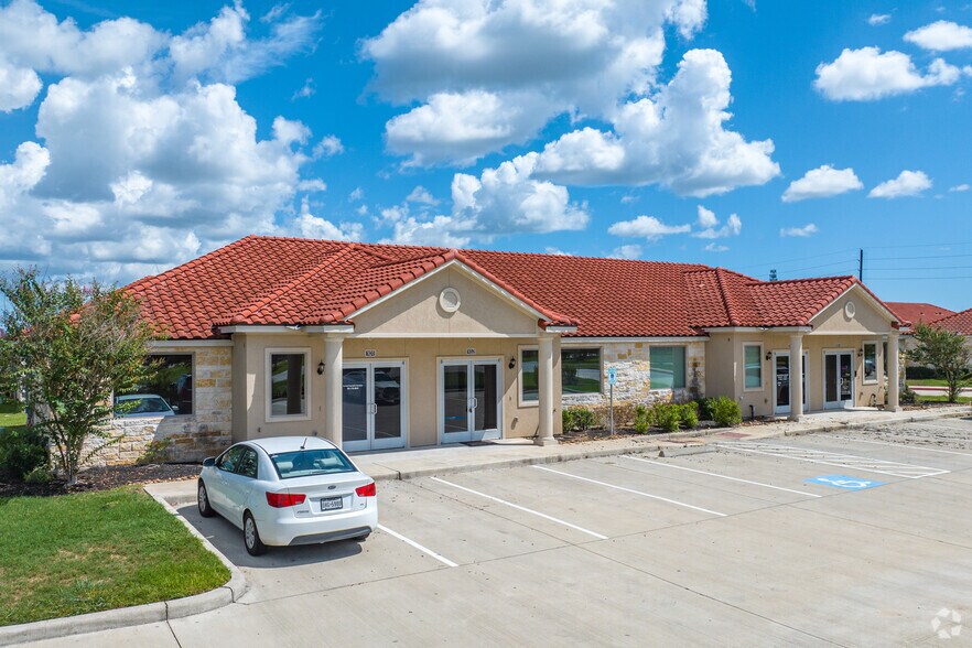 More Photos Of 2743 Smith Ranch Rd, Pearland Medical For Sale