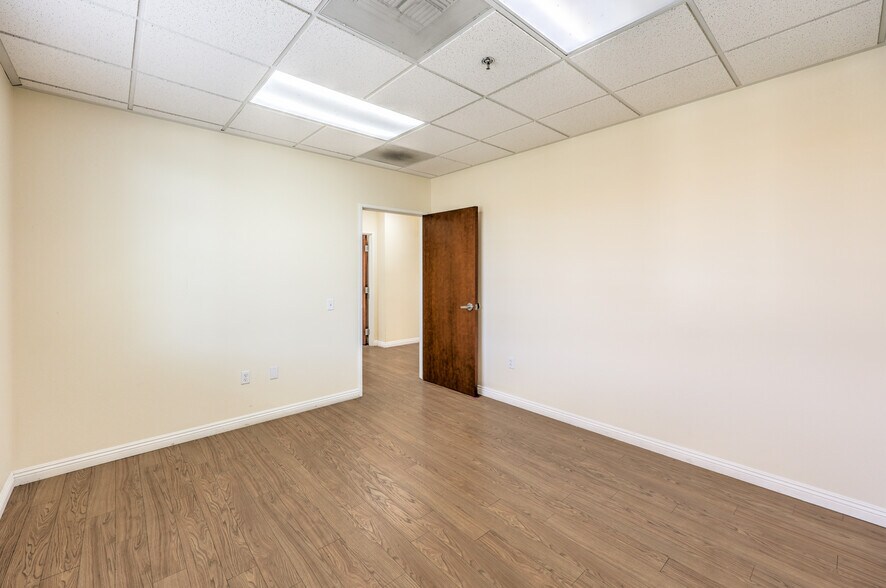 More Photos Of 3263 E Warm Springs Rd, Las Vegas Office Residential For Sale