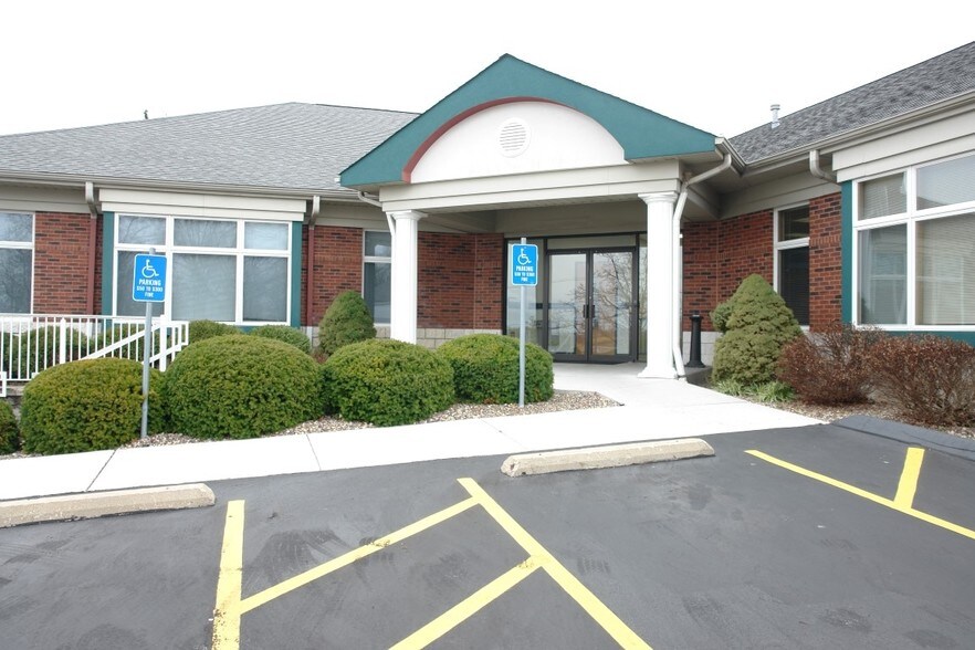 More Photos Of 103 Church St, O'Fallon Medical For Lease