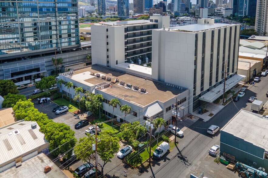More Photos Of 1019 Waimanu St, Honolulu Office For Sale