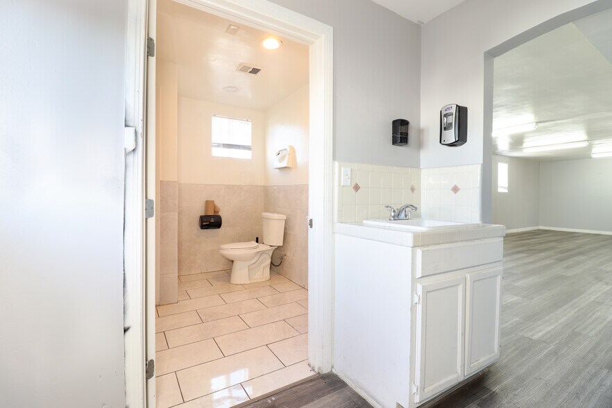 More Photos Of 110 S Garfield Ave, Montebello Medical For Lease