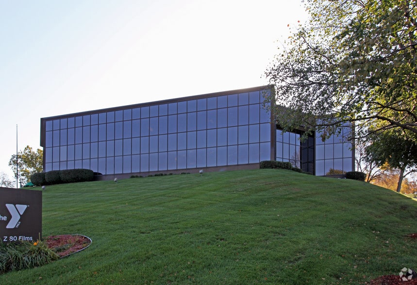 More Photos Of 8205 W 108th Ter, Overland Park Office For Lease